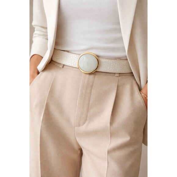 Vtg Carlisle White Snakeskin Textured Leather Belt Gold Buckle Sz M Statement main image 13